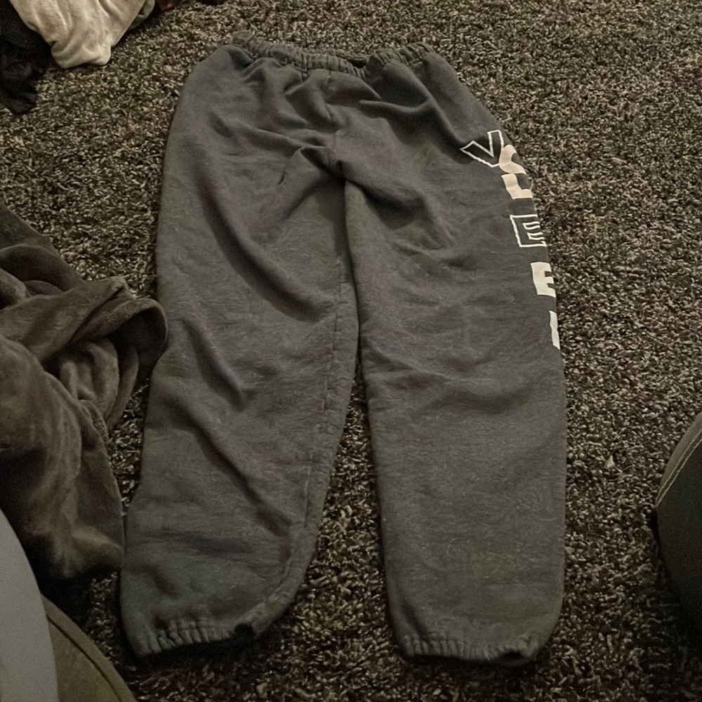 Volleyball sweatpants size small